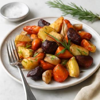 Légumes Racines Rôtis au Romarin et à l'Ail