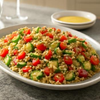 Salade de Quinoa aux Légumes Croquants et Vinaigrette Citronnée