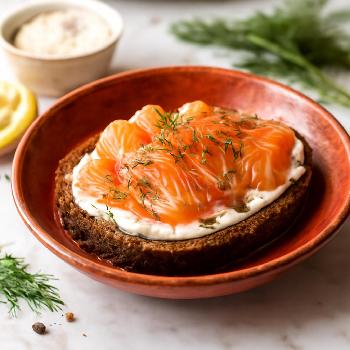 Tartine au Saumon Fumé et Crème Fraîche Citronnée