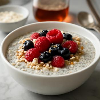 Pudding aux Graines de Chia et Baies : Un Petit Déjeuner Riche en Fibres
