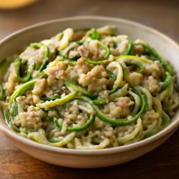 Zoodles crémeuses au poulet et champignons